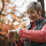 elderly women doing exercises that promotes a healthy heart